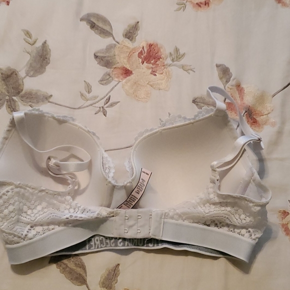 Bra - Picture 3 of 4